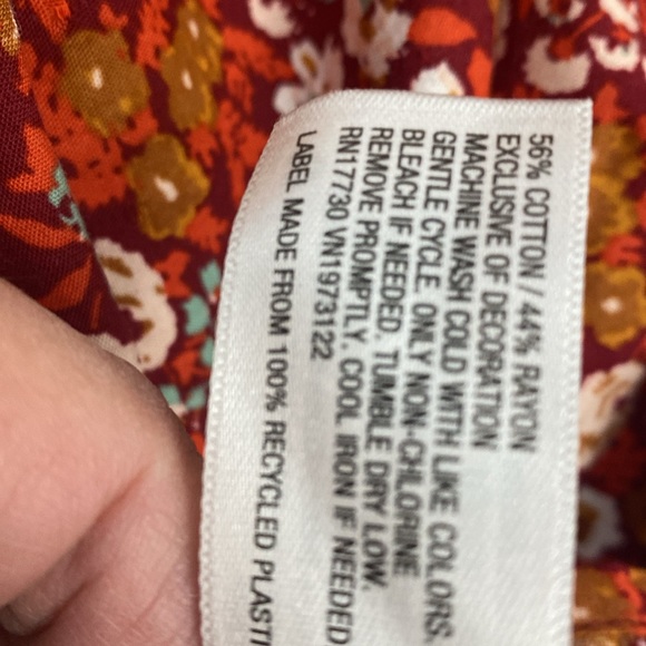 Universal Thread Red Floral Blouse - Picture 5 of 5